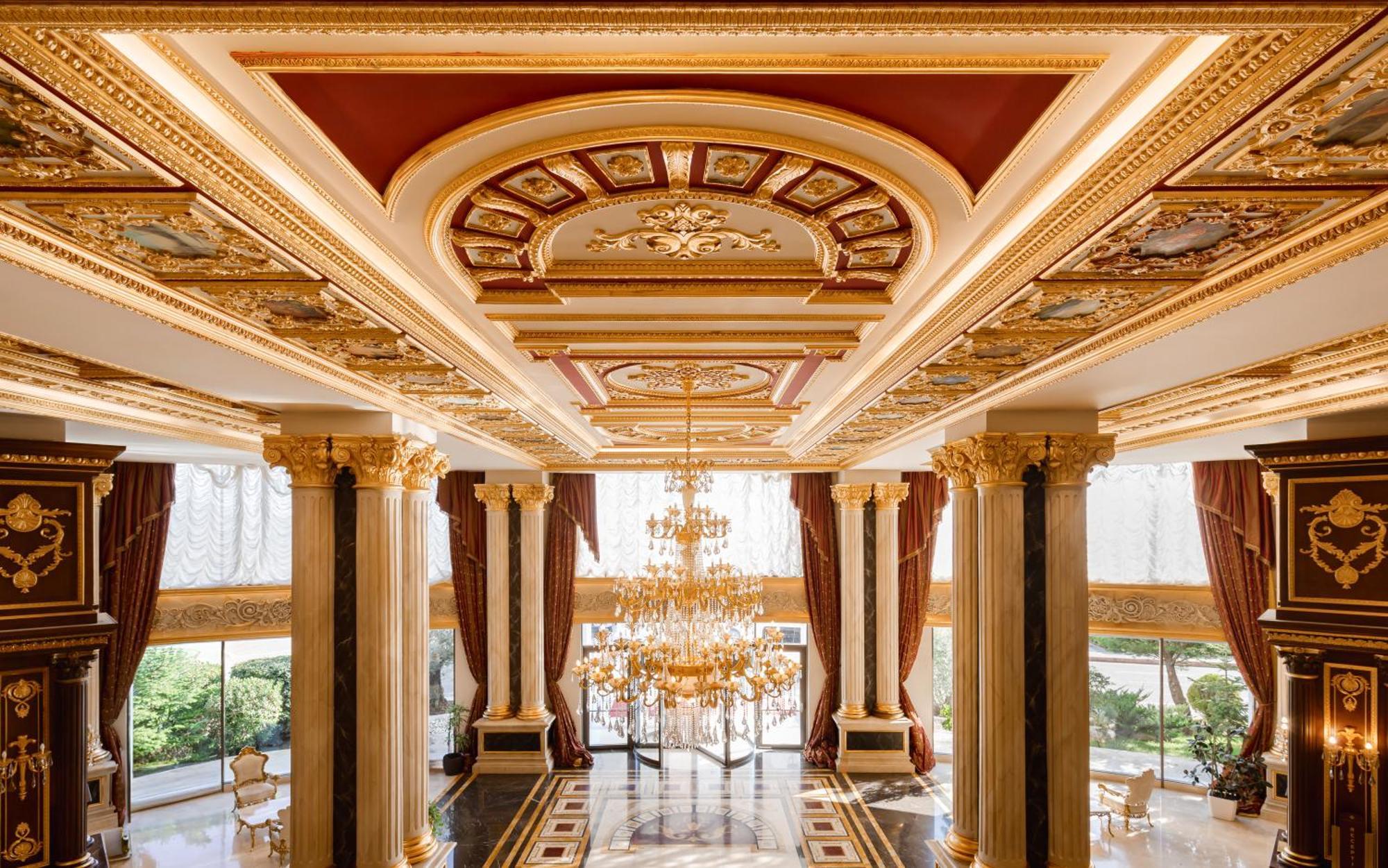 Shamakhi Palace Sharadil Шередил Экстерьер фото The lobby of the hotel