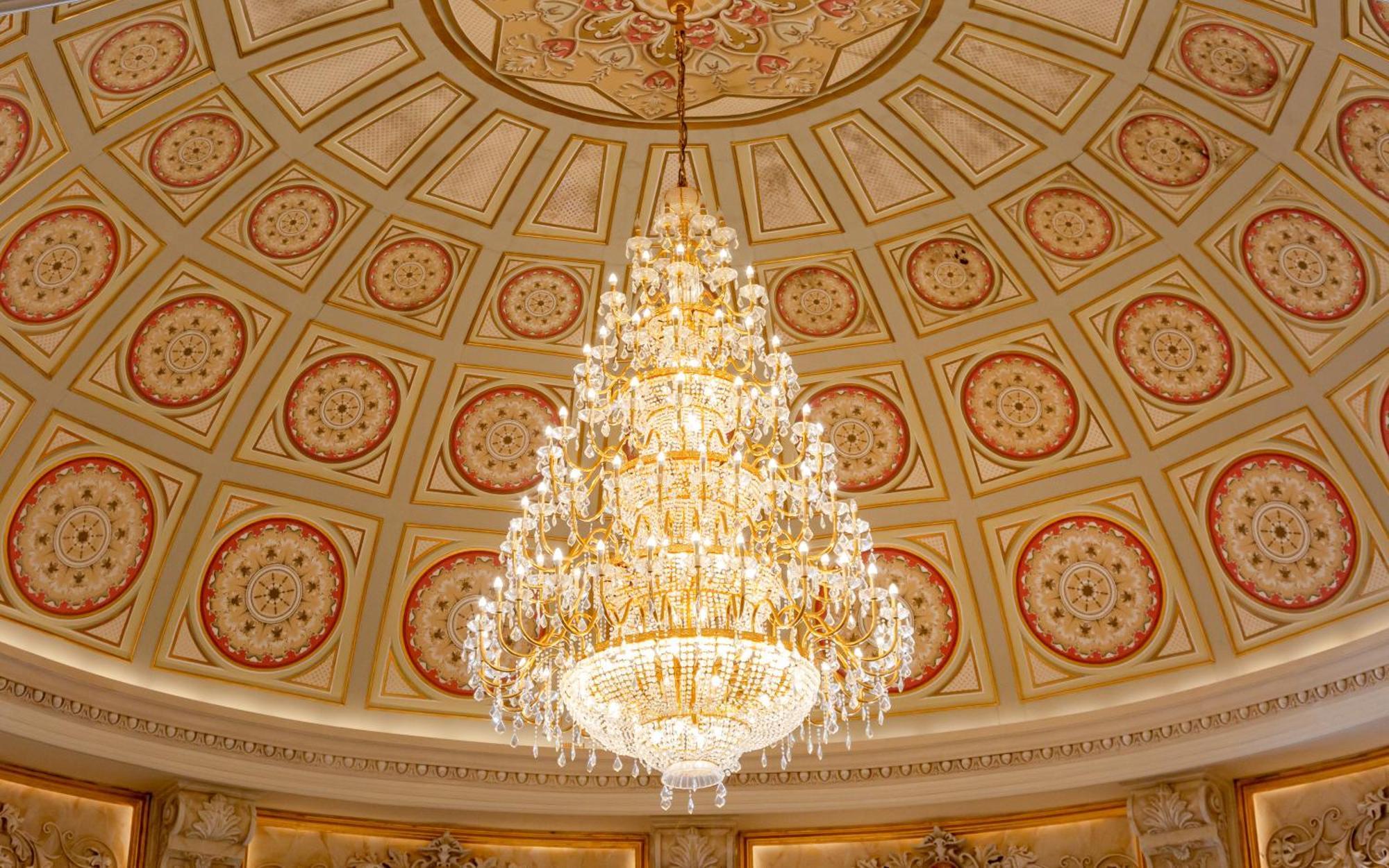 Shamakhi Palace Sharadil Шередил Экстерьер фото The ceiling of the ballroom