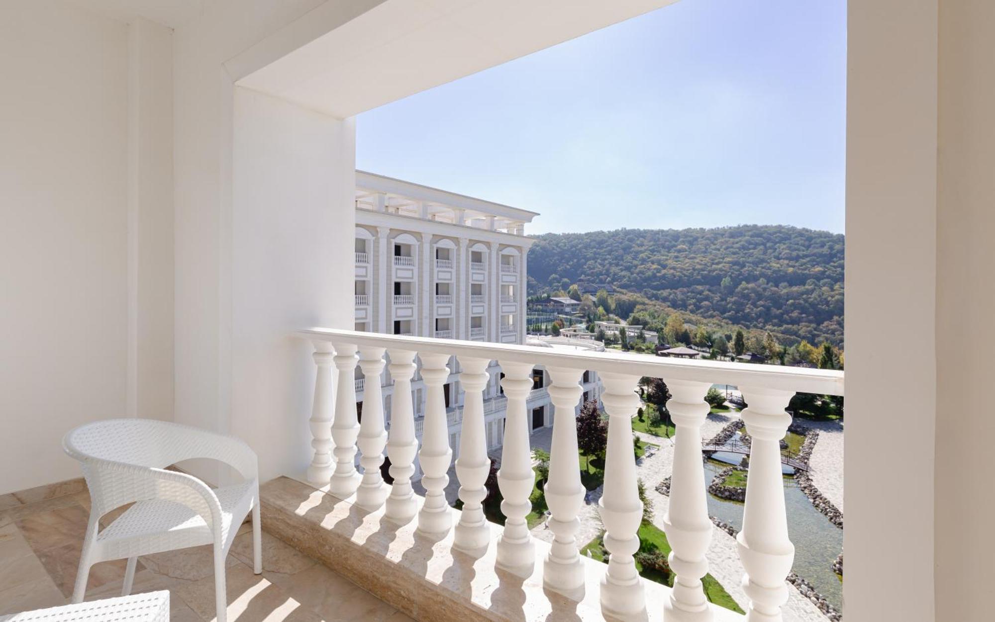 Shamakhi Palace Sharadil Шередил Экстерьер фото A balcony